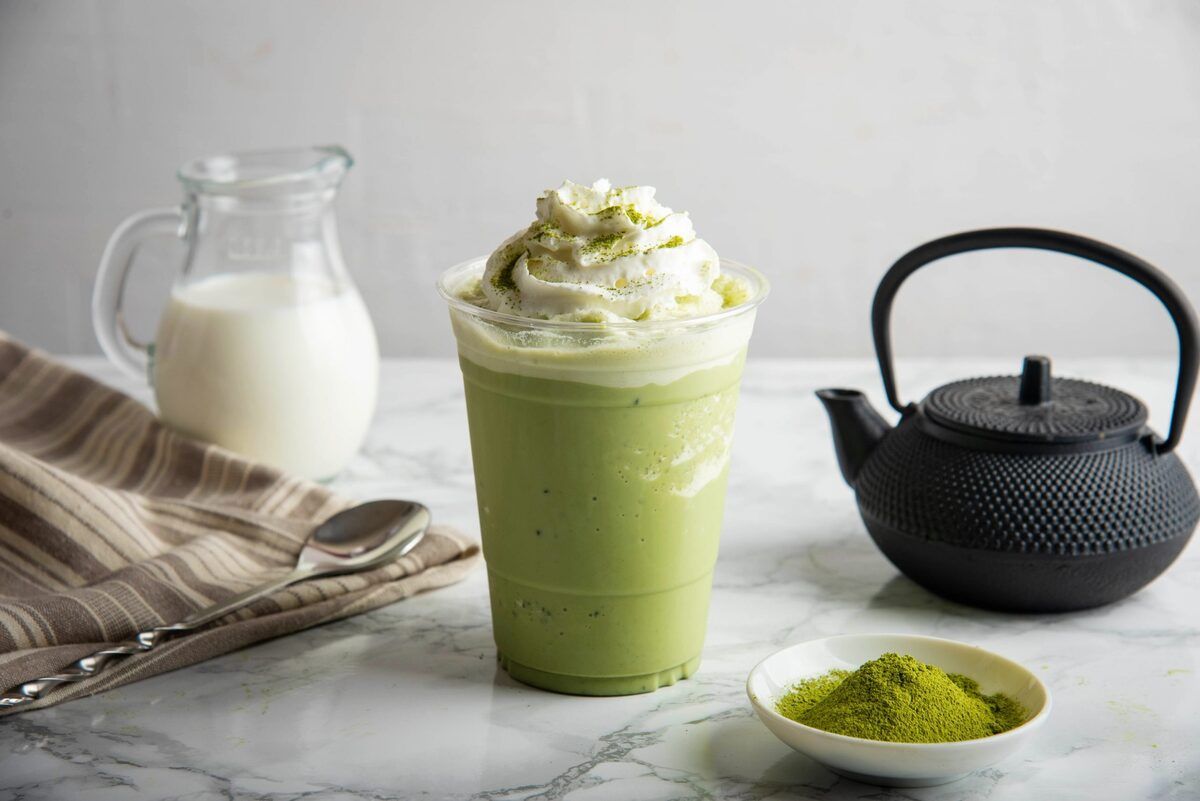 matcha-vihrea-tee-frappuccino-resepti